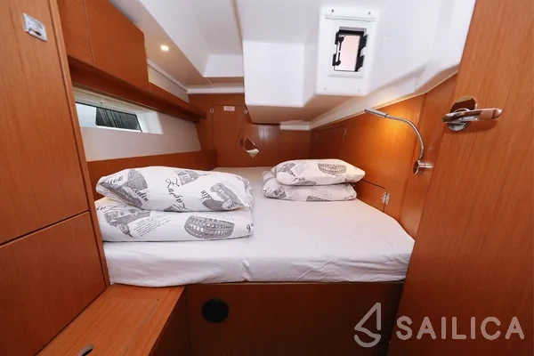 Bavaria C45 Holiday - Yacht Charter Sailica