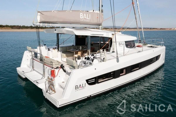 Bali Catsmart - Yacht Charter Sailica