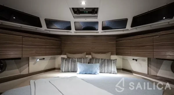 Greenline 48 Fly - Yacht Charter Sailica