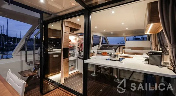 Greenline 48 Fly - Yacht Charter Sailica