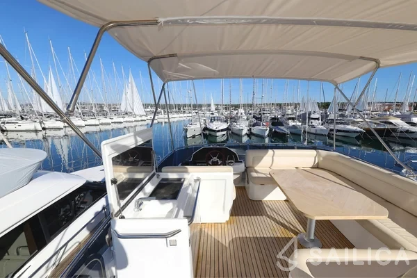 Greenline 48 Fly - Yacht Charter Sailica