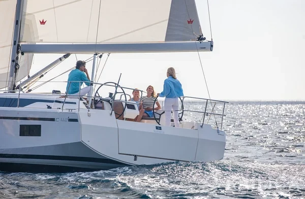 Bavaria C42 - Yacht Charter Sailica
