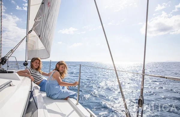 Bavaria C42 - Yacht Charter Sailica