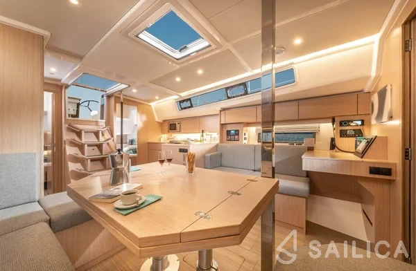 Bavaria C42 - Yacht Charter Sailica