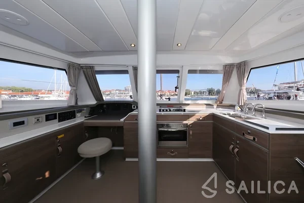 Bali Catspace - Yacht Charter Sailica