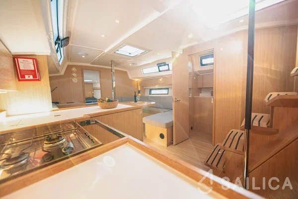 Bavaria C42 - Yacht Charter Sailica