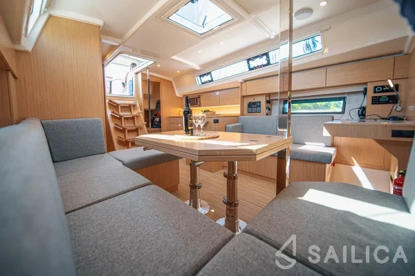Bavaria C42 - Yacht Charter Sailica
