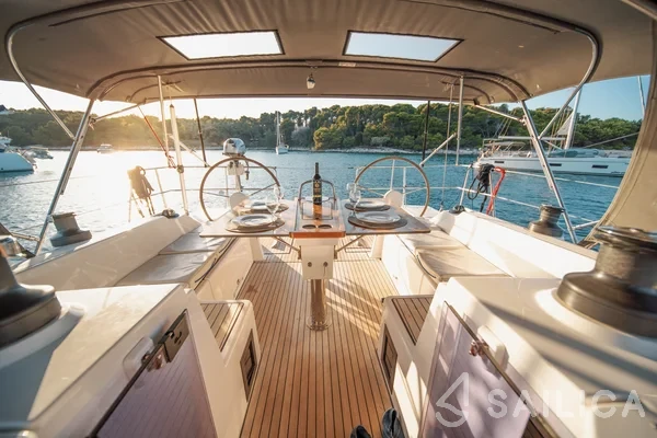 Bavaria C42 - Yacht Charter Sailica