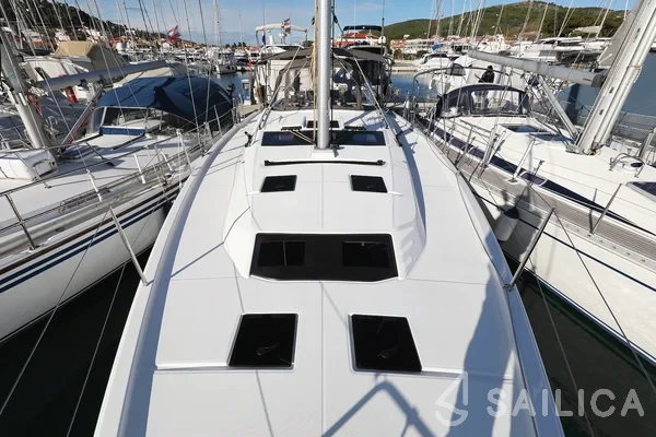 Dufour 41 - Yacht Charter Sailica