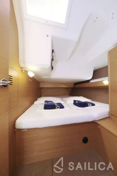 Dufour 460 GL - Yacht Charter Sailica