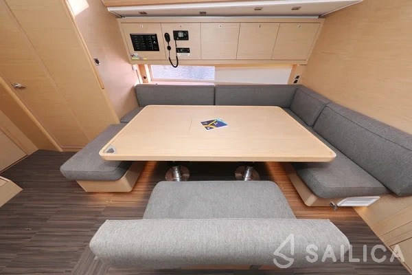 Dufour 470 - Photo #46 Dufour 470 - Yacht Charter Sailica