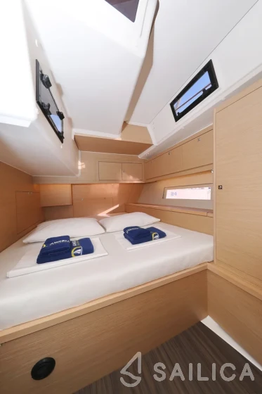 Dufour 470 - Photo #48 Dufour 470 - Yacht Charter Sailica