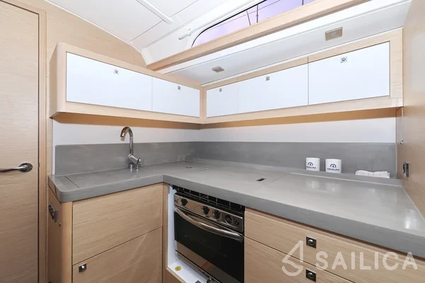 Dufour 470 - Photo #117 Dufour 470 - Yacht Charter Sailica