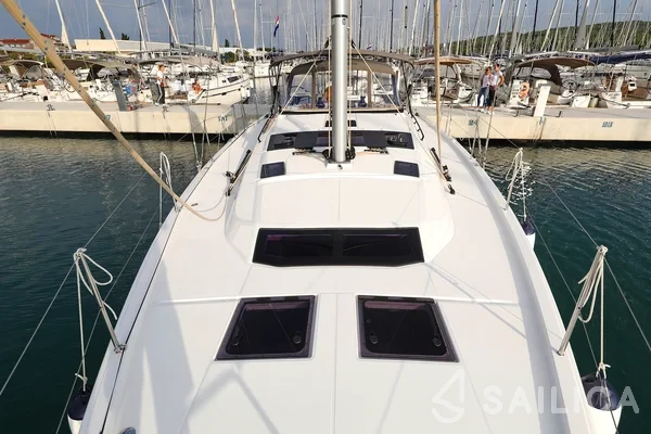 Dufour 470 - Photo #112 Dufour 470 - Yacht Charter Sailica