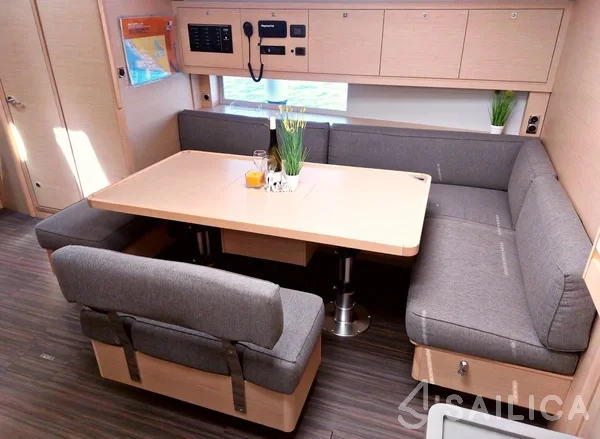 Dufour 470 - Photo #115 Dufour 470 - Yacht Charter Sailica