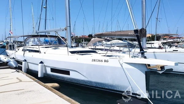 Dufour 470 - Yacht Charter Sailica