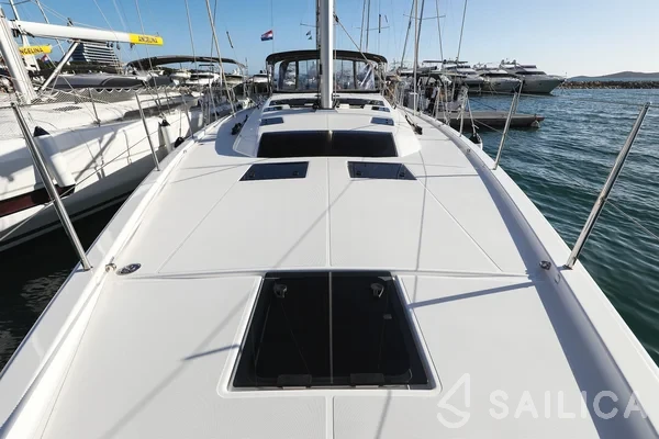 Dufour 530 - Yacht Charter Sailica