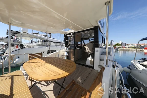 Futura 40 Grand Horizon - Yacht Charter Sailica