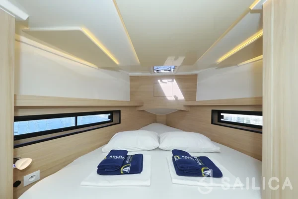 Futura 40 Grand Horizon - Yacht Charter Sailica