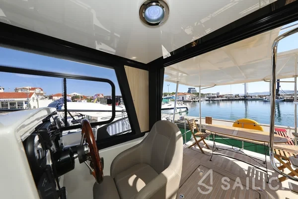 Futura 40 Grand Horizon - Yacht Charter Sailica