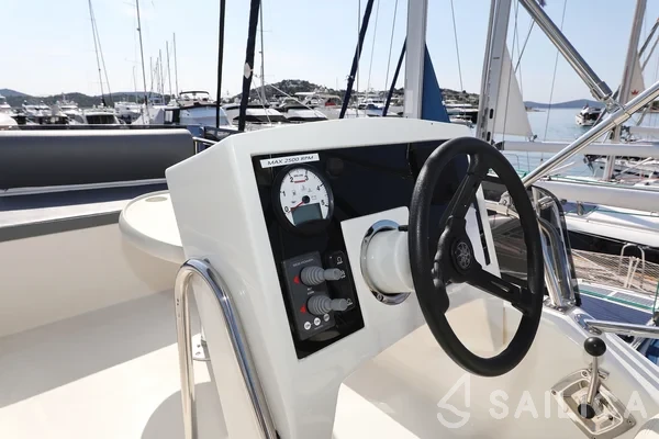 Futura 40 Grand Horizon - Yacht Charter Sailica