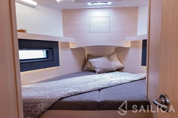 Futura 40 Grand Horizon - Yacht Charter Sailica