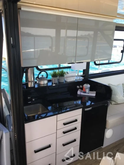 Futura 40 Grand Horizon - Yacht Charter Sailica