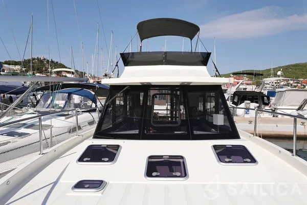 Futura 40 Grand Horizon - Yacht Charter Sailica