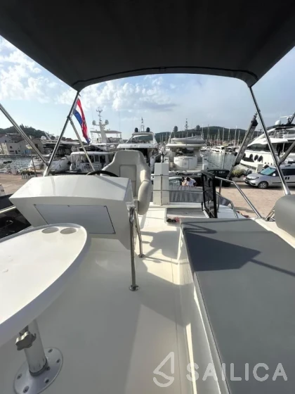 Futura 40 Grand Horizon - Yacht Charter Sailica