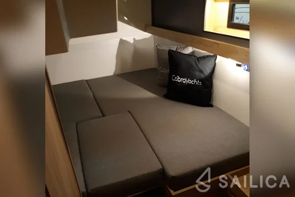 Futura 40 Grand Horizon - Yacht Charter Sailica