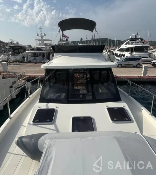 Futura 40 Grand Horizon - Yacht Charter Sailica