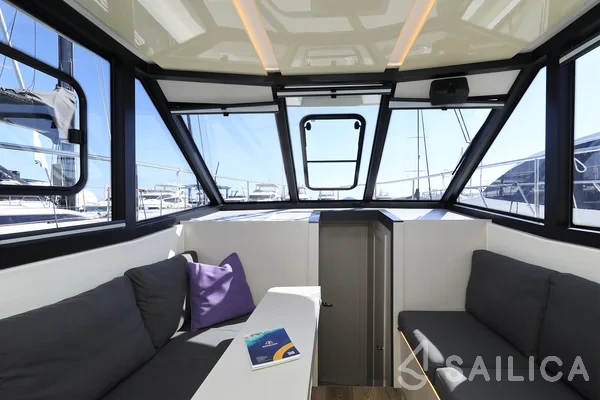 Futura 40 Grand Horizon - Yacht Charter Sailica