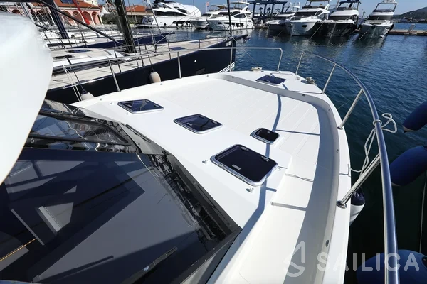 Futura 40 Grand Horizon - Yacht Charter Sailica