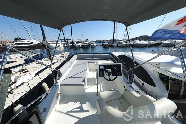 Futura 40 Grand Horizon - Yacht Charter Sailica
