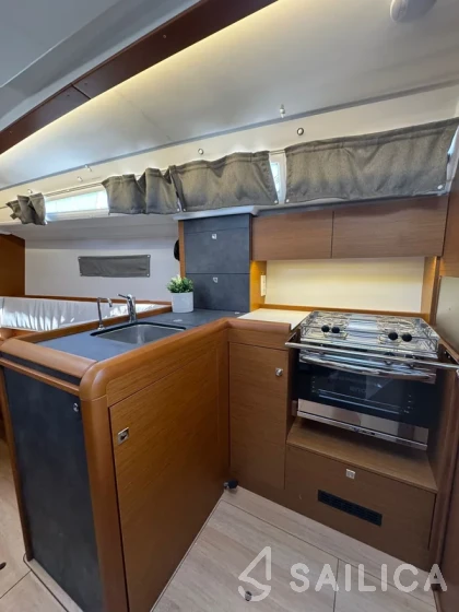 Sun Odyssey 349 - Yacht Charter Sailica