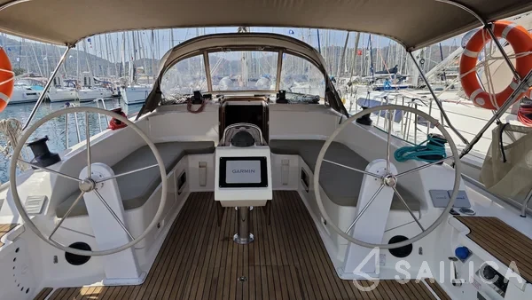 Bavaria 46 Cruiser - Yacht Charter Sailica