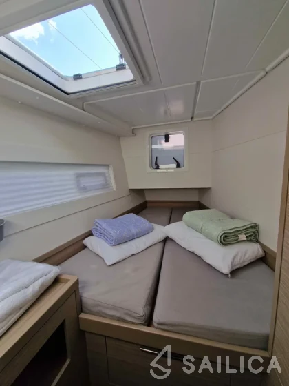 Lagoon 40 - Yacht Charter Sailica