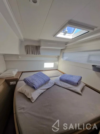 Lagoon 40 - Yacht Charter Sailica