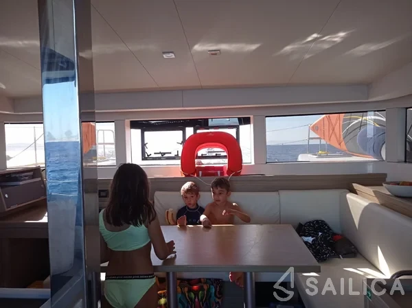 Lagoon 40 - Yacht Charter Sailica