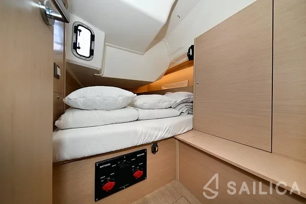 Oceanis 40.1 - Yacht Charter Sailica