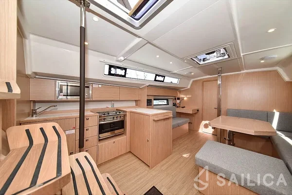 Bavaria C42 - Yacht Charter Sailica