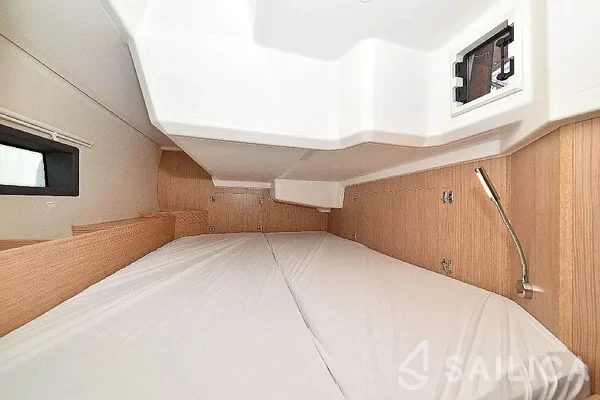 Bavaria C42 - Yacht Charter Sailica