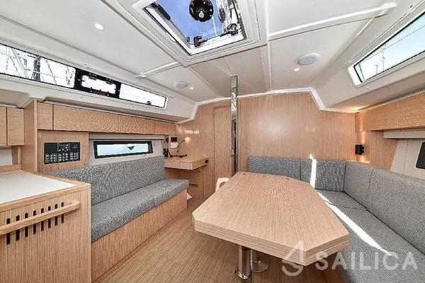 Bavaria C42 - Yacht Charter Sailica