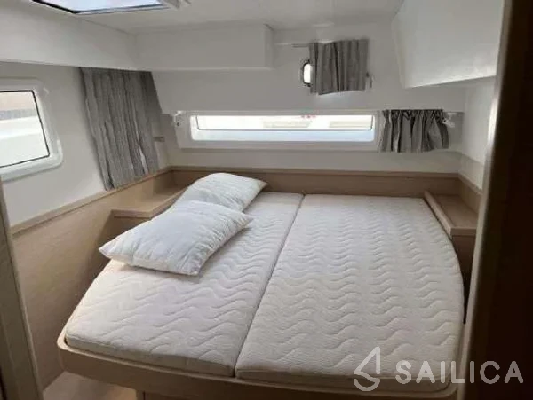 Lagoon 42 - Yacht Charter Sailica