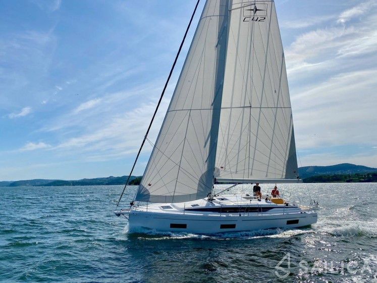 Bavaria C42 - Yacht Charter Sailica