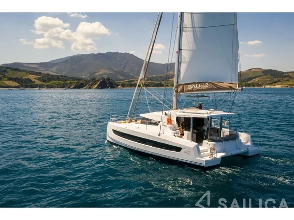 Bali 4.2 - Yacht Charter Sailica
