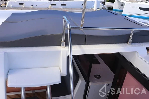 Astréa 42 - Yacht Charter Sailica