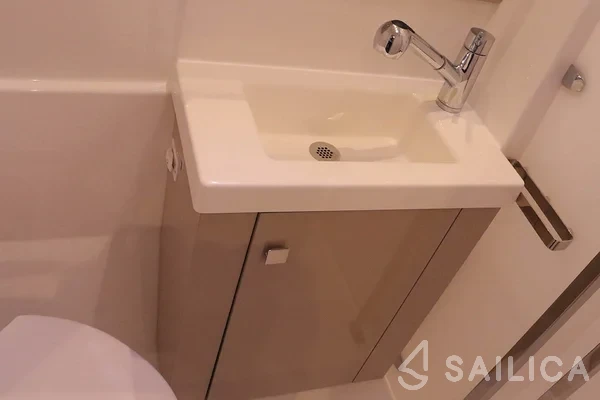 Astréa 42 - Yacht Charter Sailica