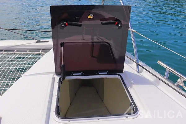 Astréa 42 - Yacht Charter Sailica