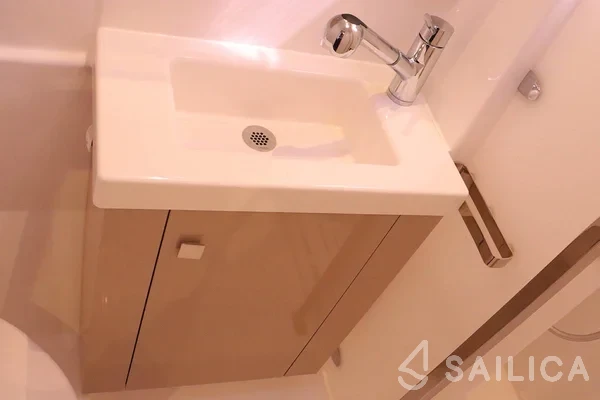 Astréa 42 - Yacht Charter Sailica